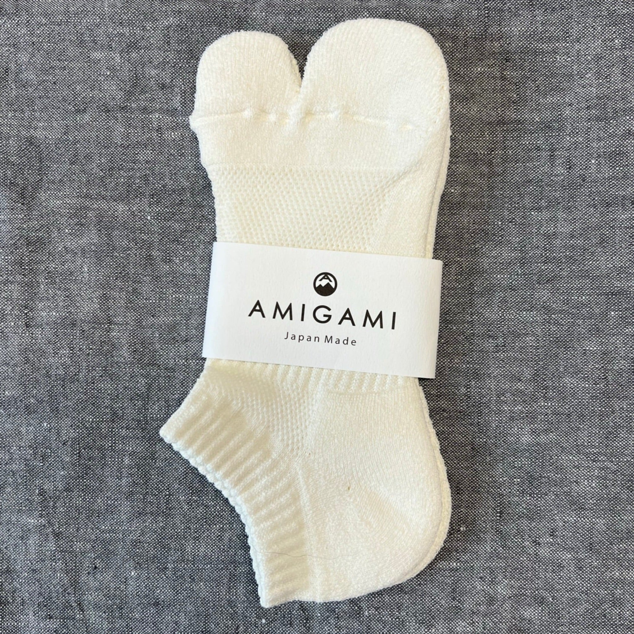 WASHI PILE TABI SOCKS ‹WHITE›, UNISEX - AMIGAMI